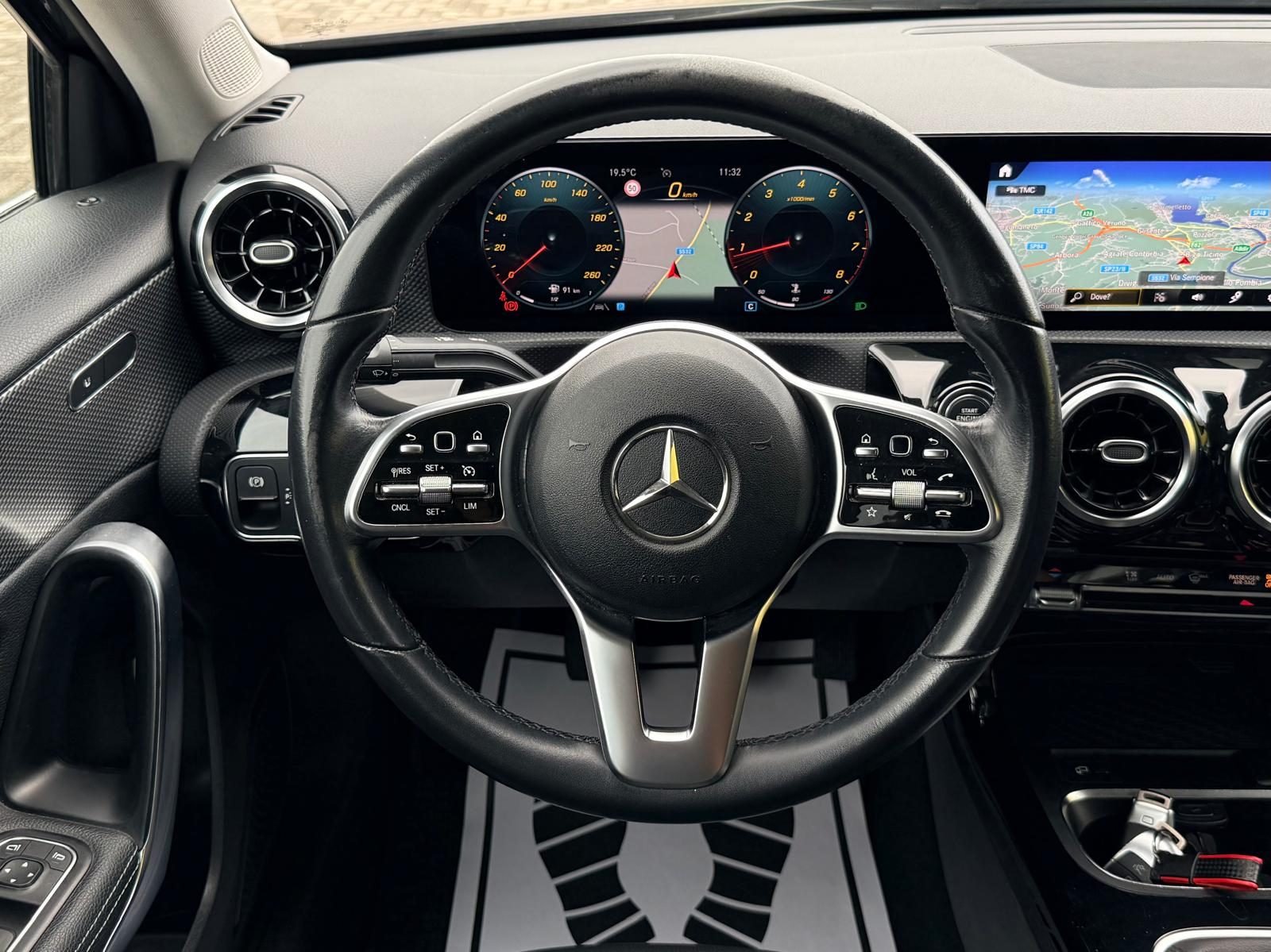 Mercedes-benz A 180 Sedan Premium pack AMG 136cv
