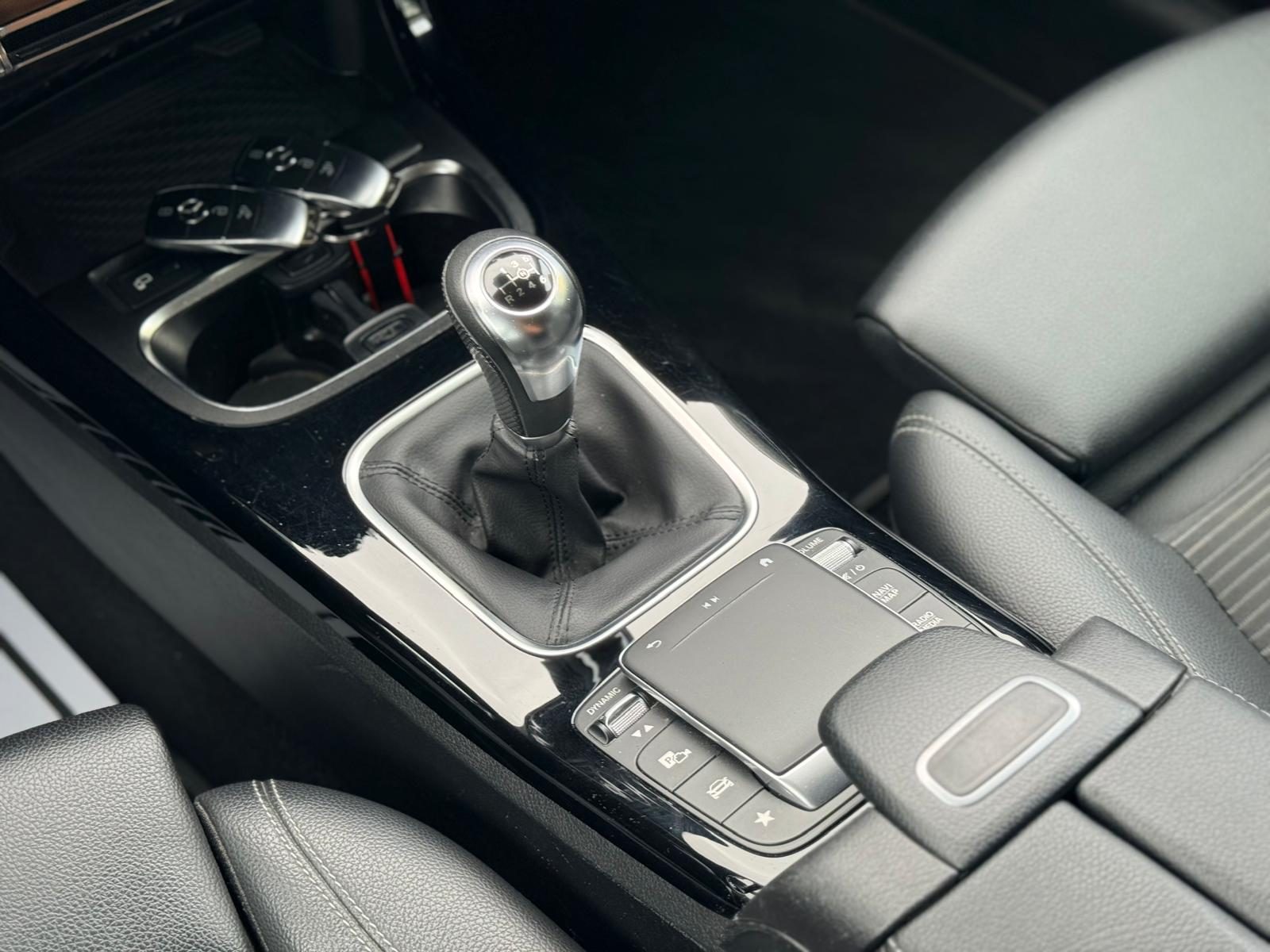 Mercedes-benz A 180 Sedan Premium pack AMG 136cv
