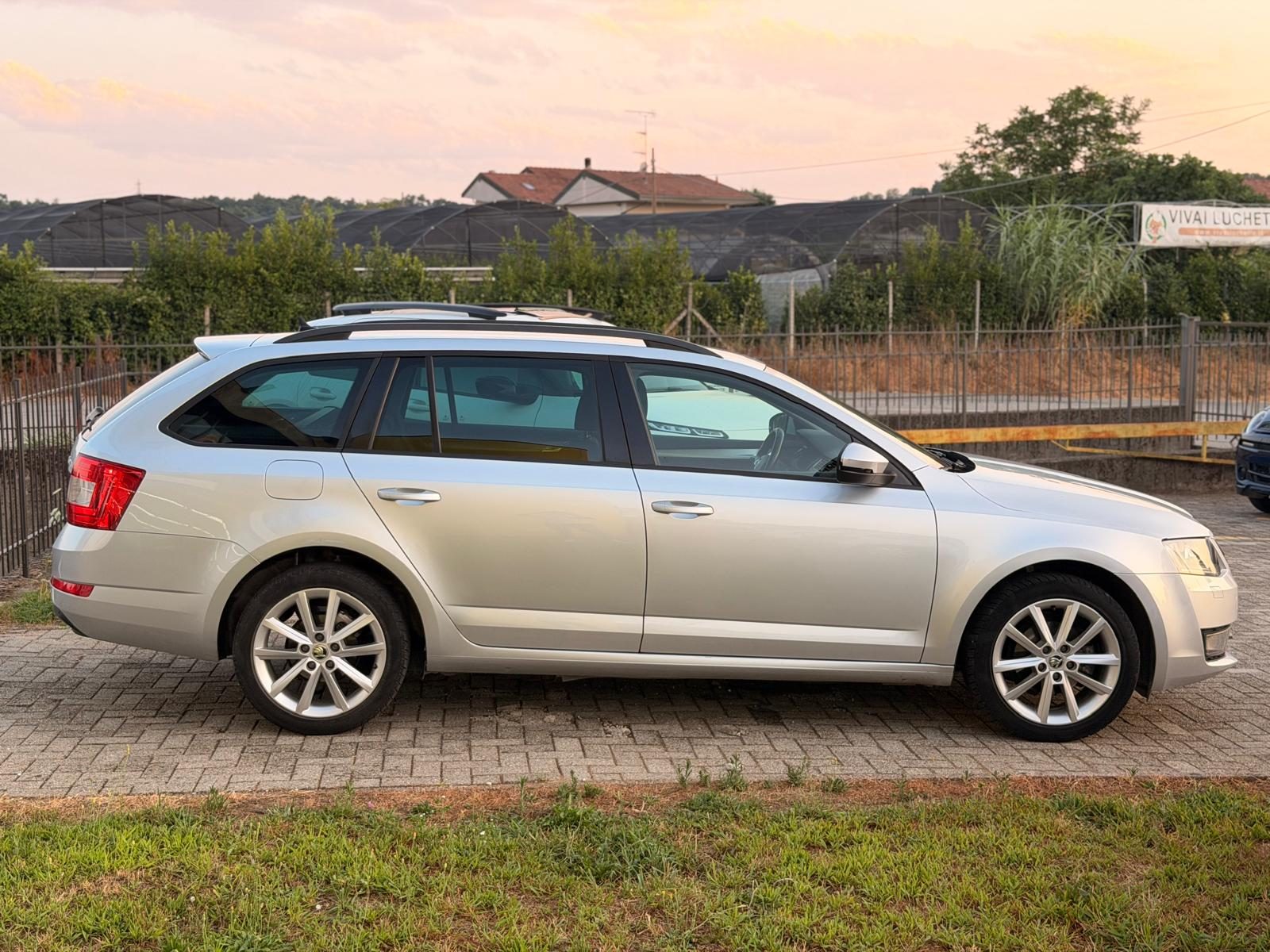 Skoda Octavia 1.6 TDI CR 110 CV DSG Wagon Style