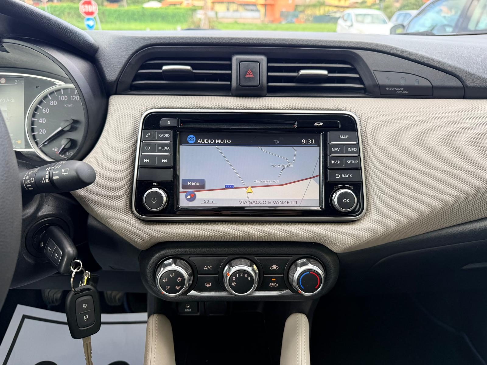 Nissan Micra 1.0 12V 5 porte Business 71cv