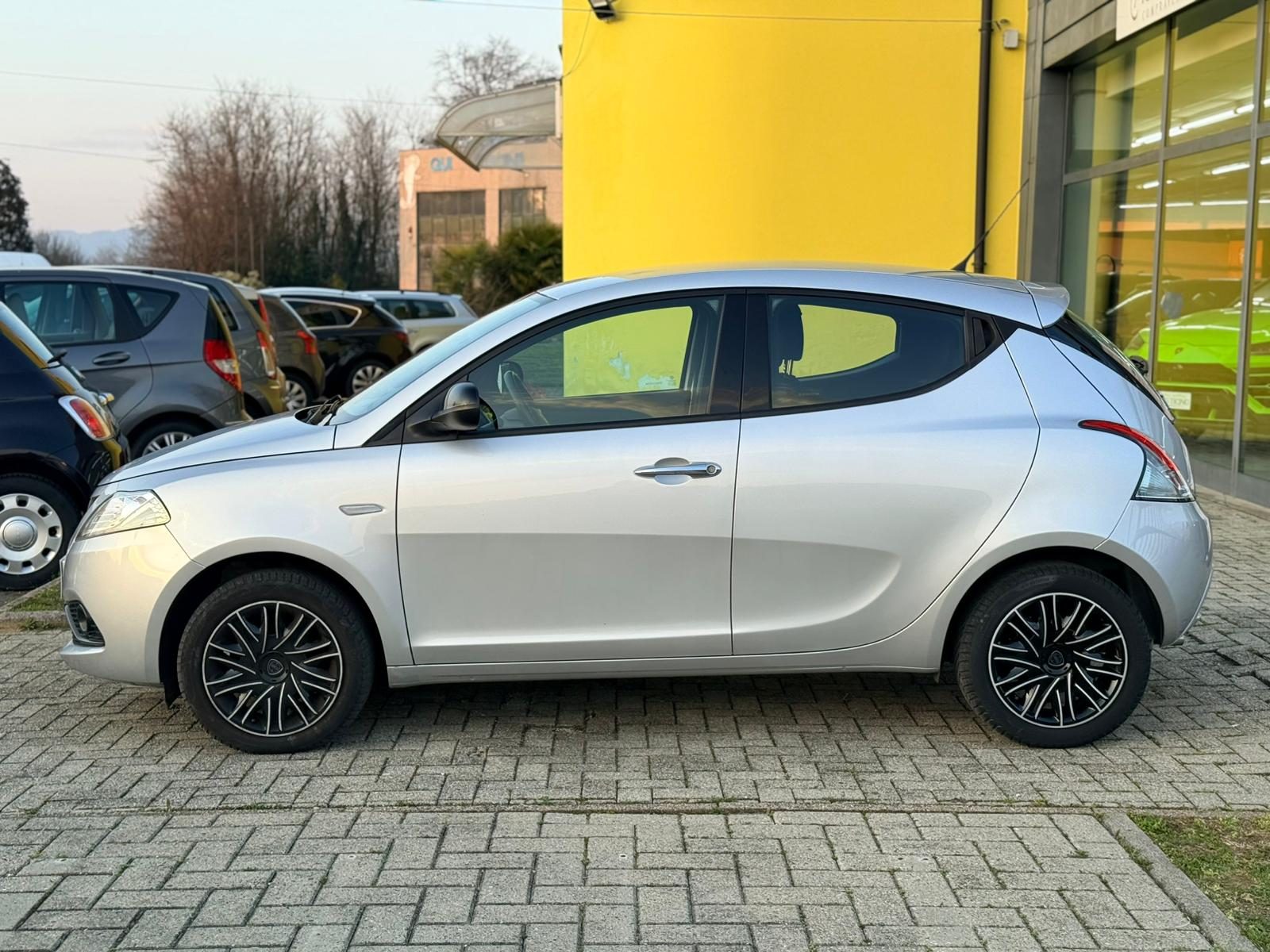 Lancia Ypsilon 1.2 cv 5 Porte S&S Platinum