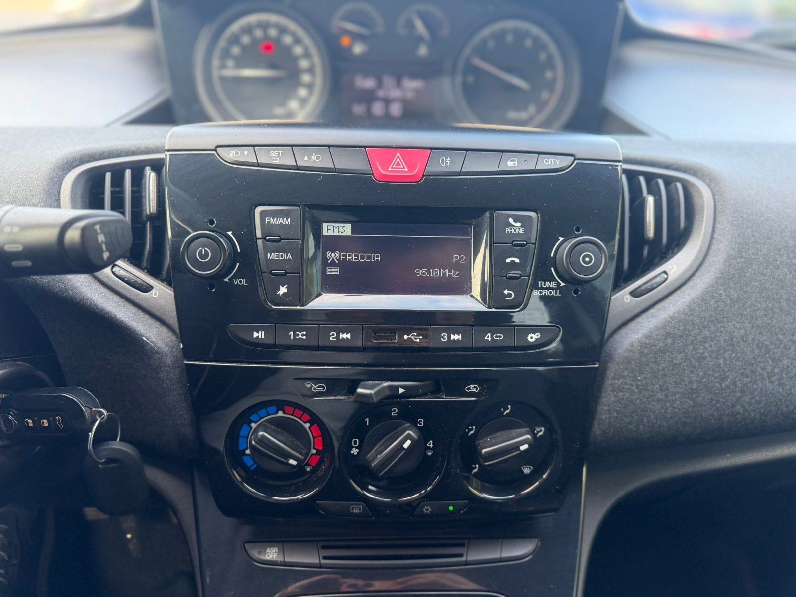 Lancia Ypsilon 1.2 69 CV 5 porte Platinum