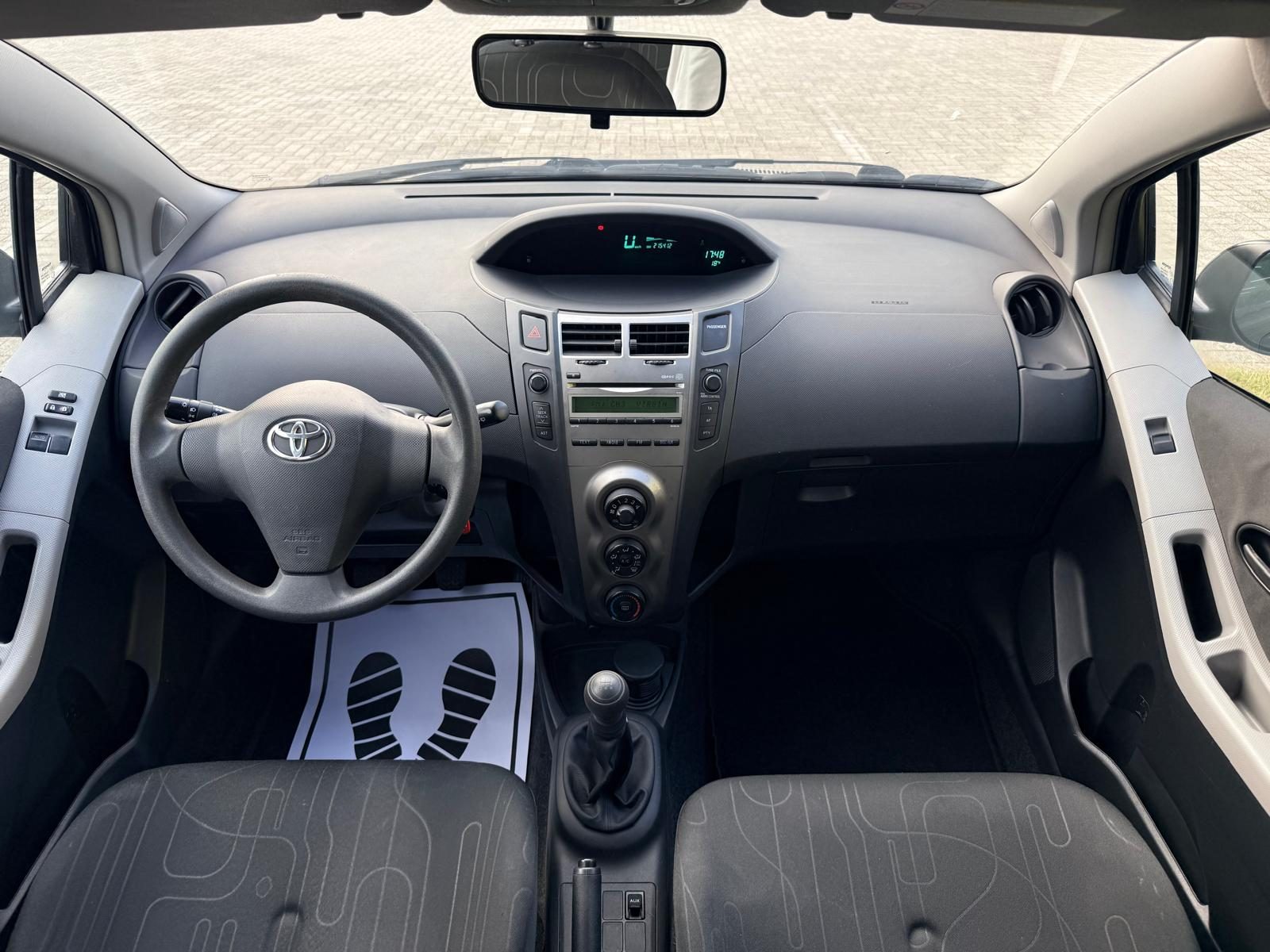 Toyota Yaris 1.0 5 porte