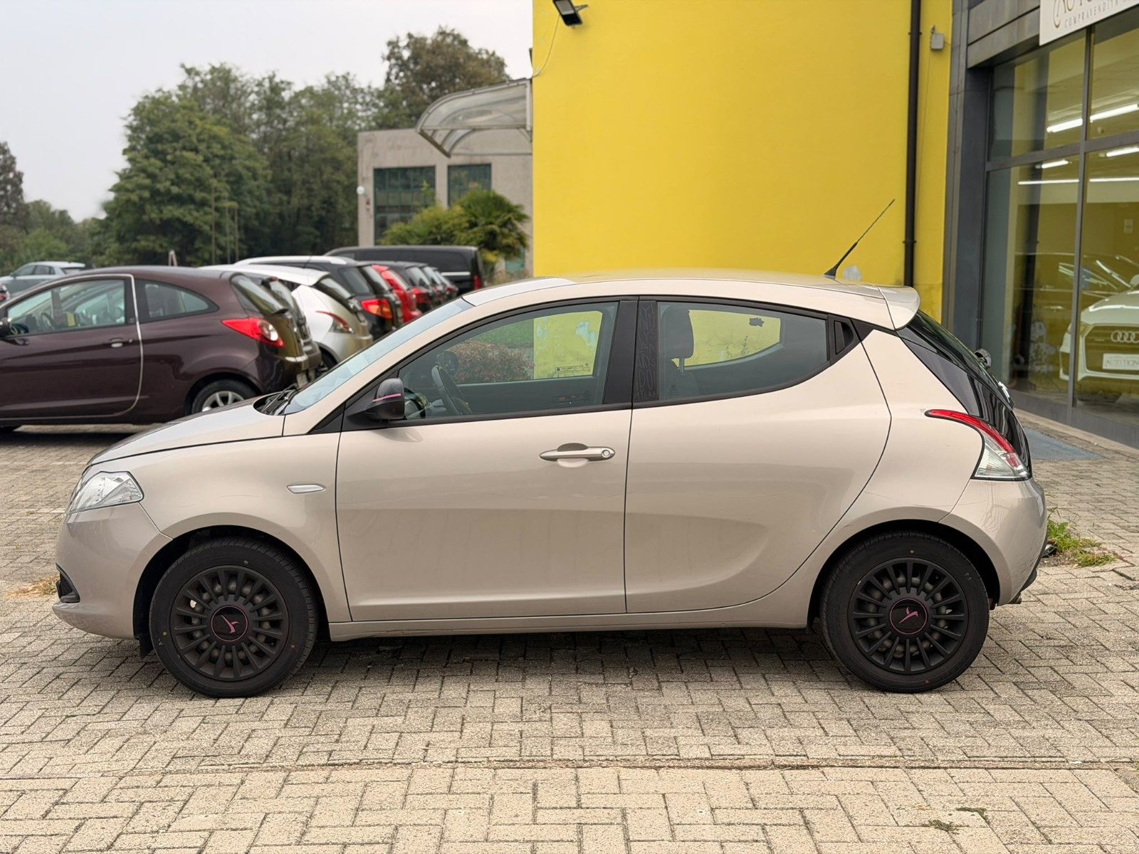 Lancia Ypsilon 1.2 69 CV 5 porte 